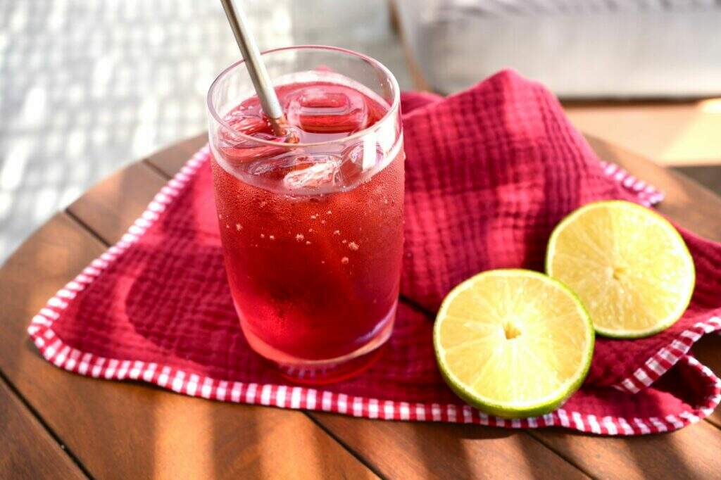 soda-italiana-frutas-vermelhas-drink-01